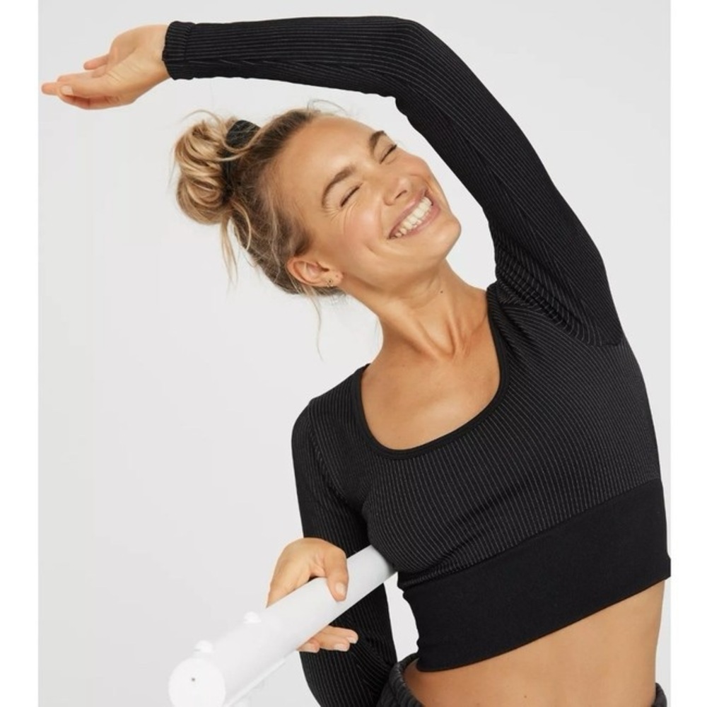 Aerie OFFLINE Sidewalk Cropped Ribbed Long Sleeve Tee – Size M